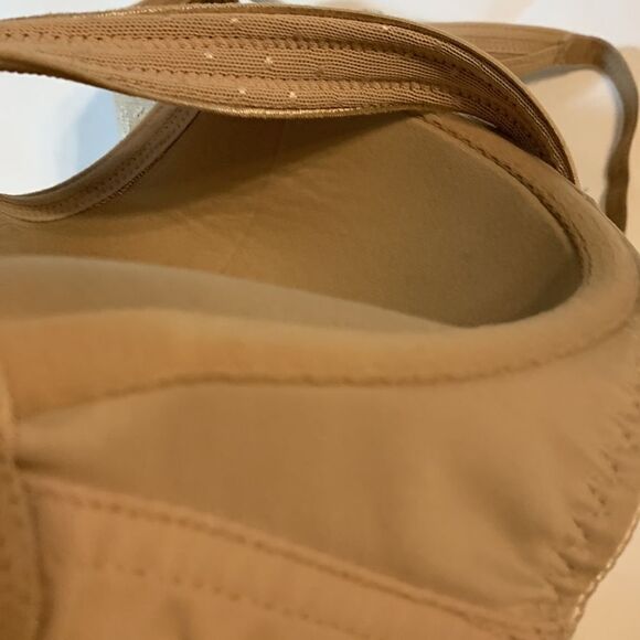 Soma 34D cream/nude bra w/underwire and lightly padded. Detail lace overlay - Picture 7 of 8